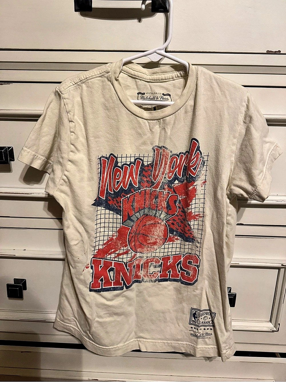Mitchell & Ness New York Knicks Hardwood Classics Distressed T-Shirt Tee in